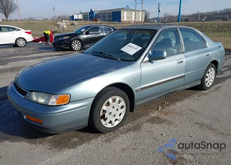 1995 Honda Accord Lx z USA, uszkodzony, nr VIN 1HGCE6645SA028533